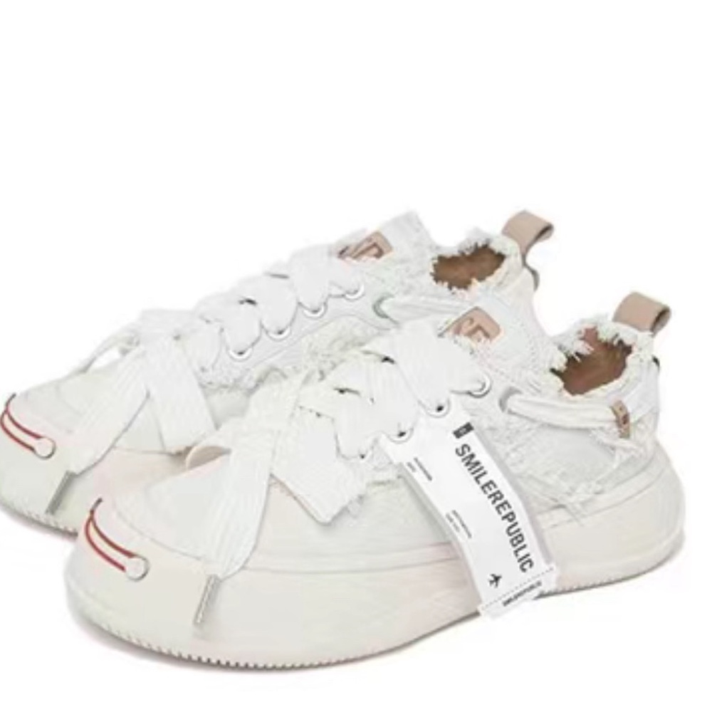 Smilerepublic Cream Canvas Sneakers